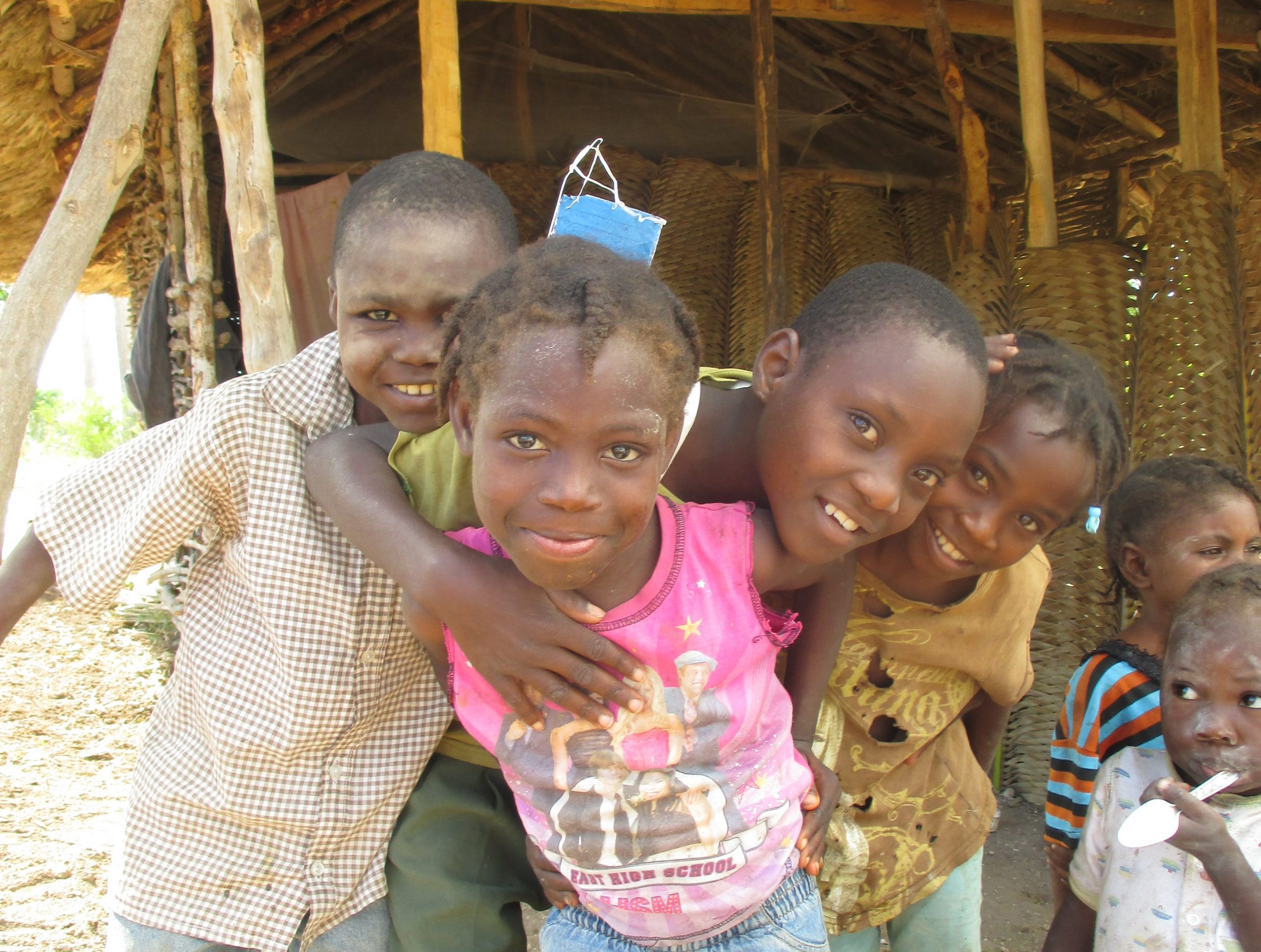 Molti bambini haitiani sono beneficiari del progetto Kore Lavi