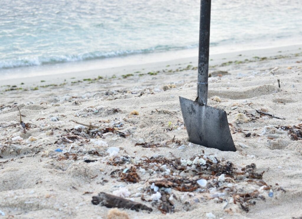 Spiagge delle Filippine rifiuti